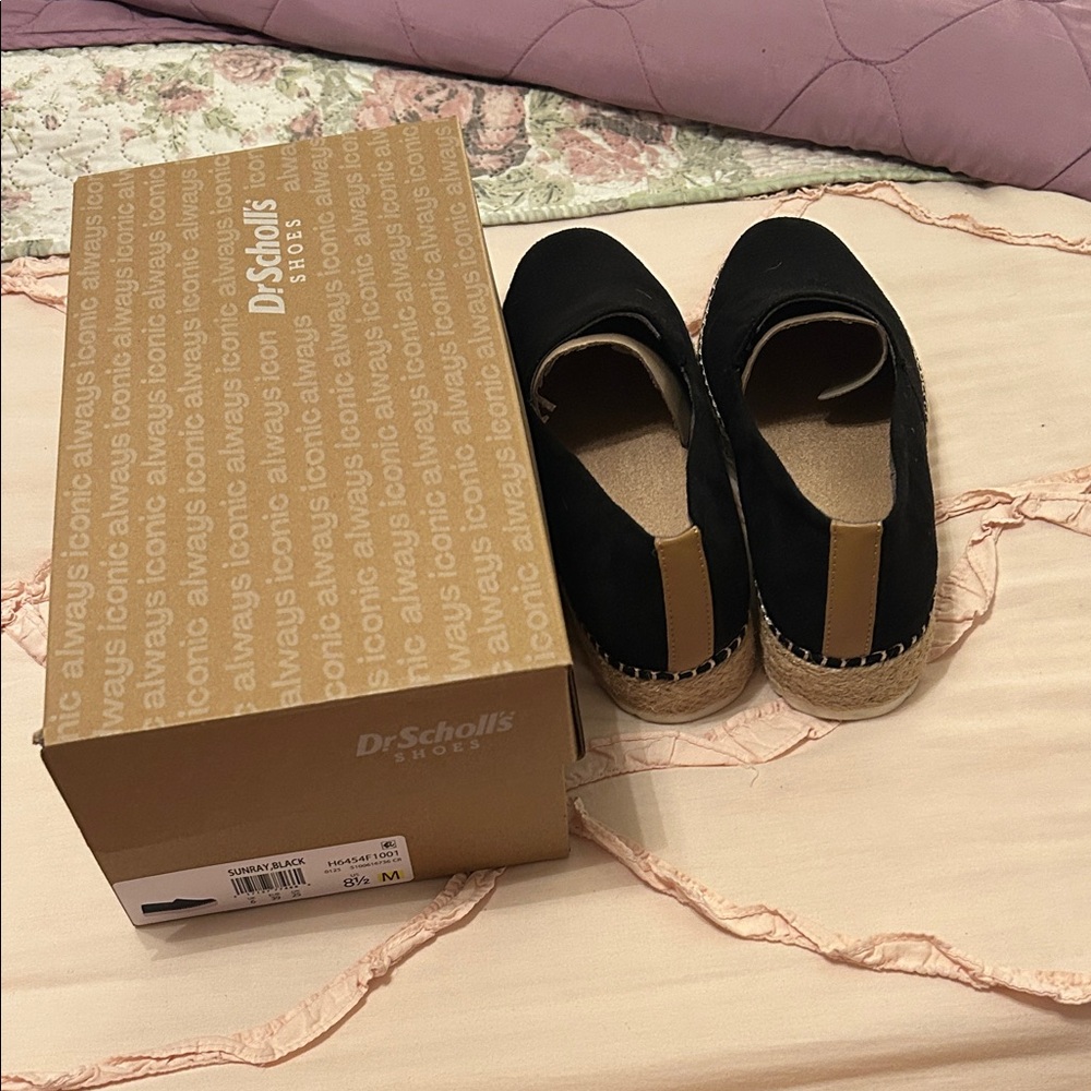 Dr. Scholl's Women Black and Tan Slippers